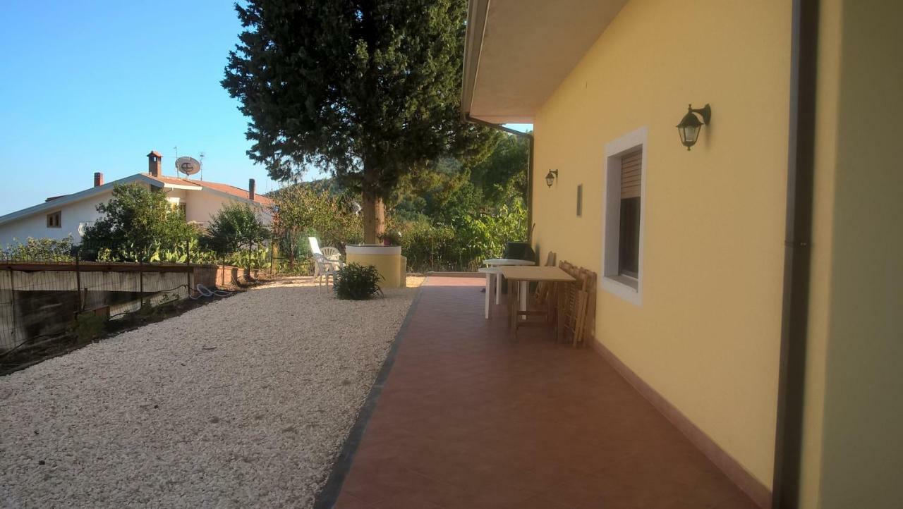 La Casa Dei Colori Villa Zafferana Etnea Eksteriør billede